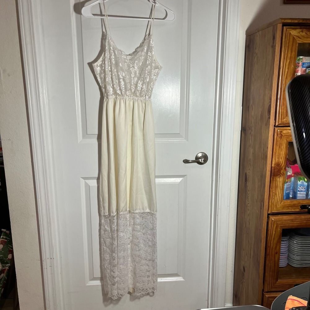 Vintage Ivory Lace Maxi Nightgown Satin Spaghetti Strap Bridal Sleepwear Gown - Picture 1 of 5